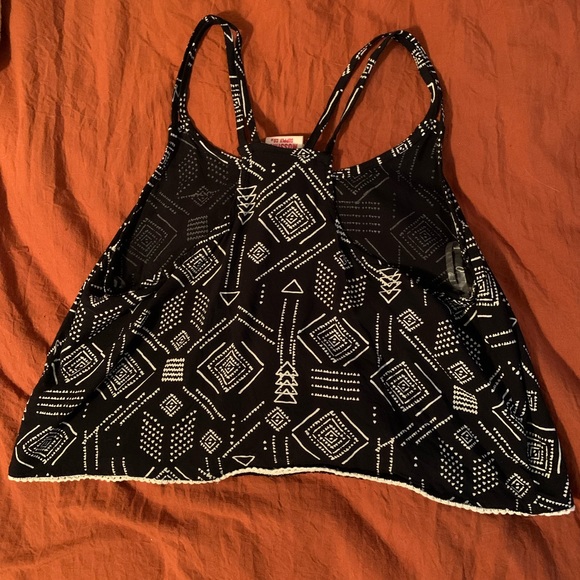 Mossimo supply co medium patterned black and white strappy tank top - Picture 2 of 5
